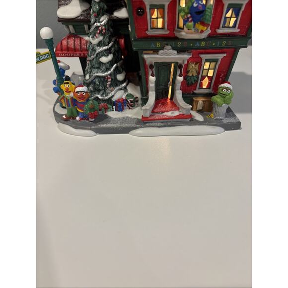 Dept 56 North Pole Series Sesame Street At The North Pole - Picture 14 of 16